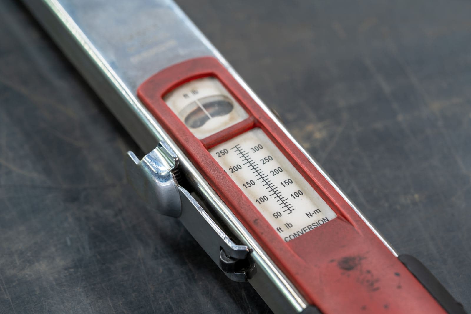 Beam-style torque wrench